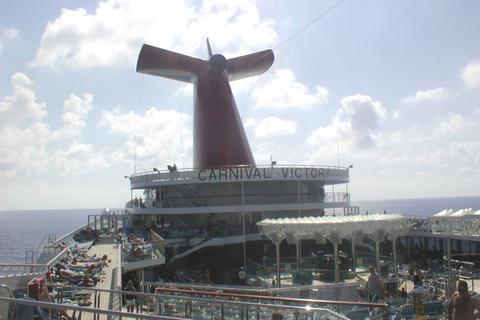 carnivalvictorylidodeck1.jpg