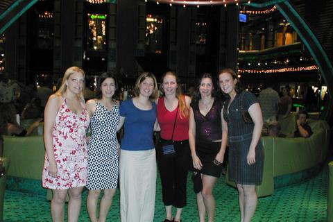 wholegroupafter1stdinner3.jpg